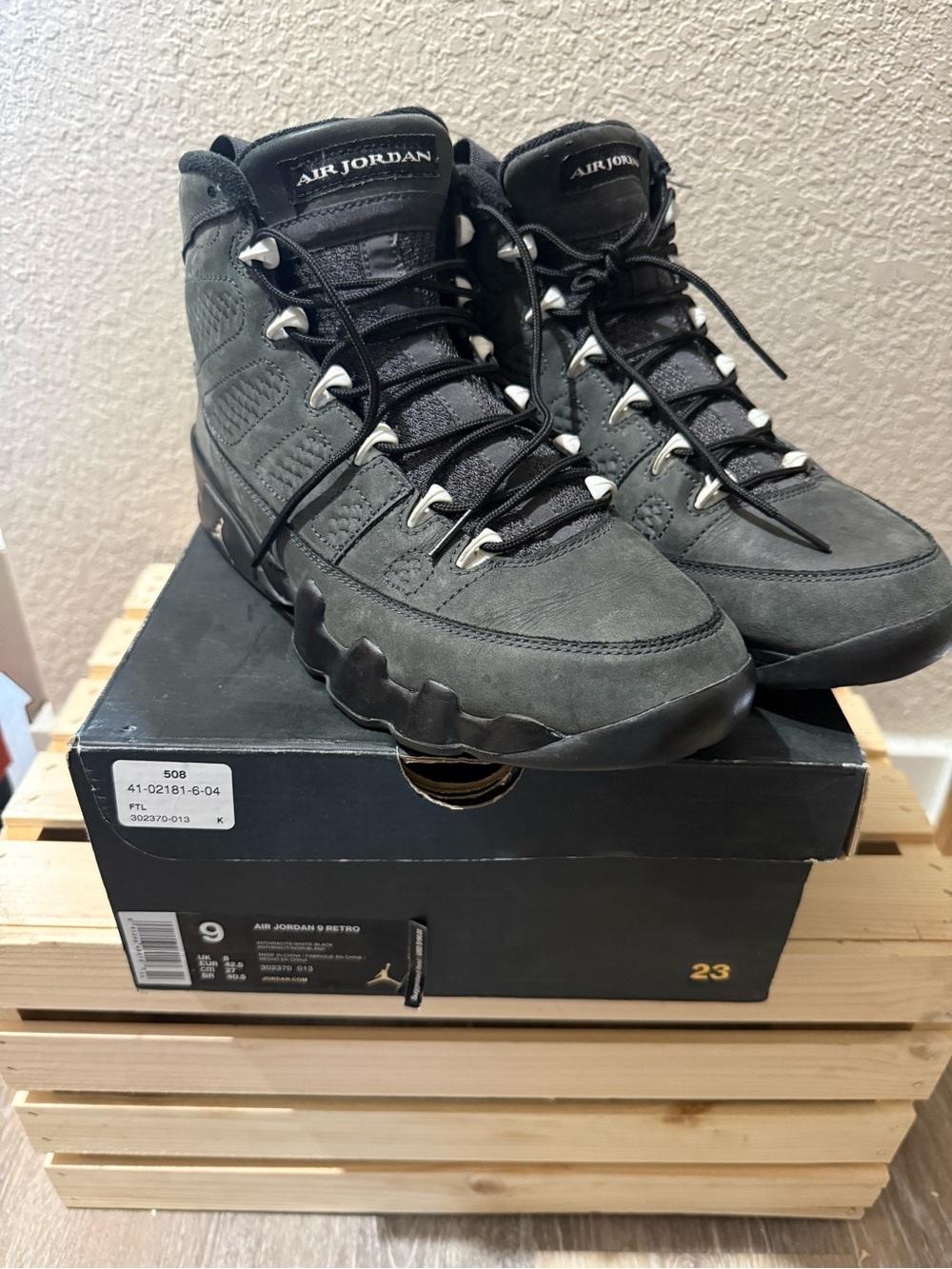 Jordan 9 Retro “anthracite”